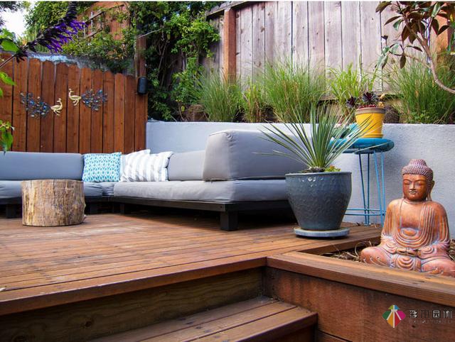 用曲線造型庭院設(shè)計(jì)裝修更適合小花園